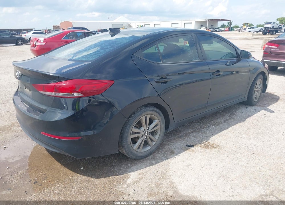 2018 HYUNDAI ELANTRA VIN: 5NPD84LF9JH372491