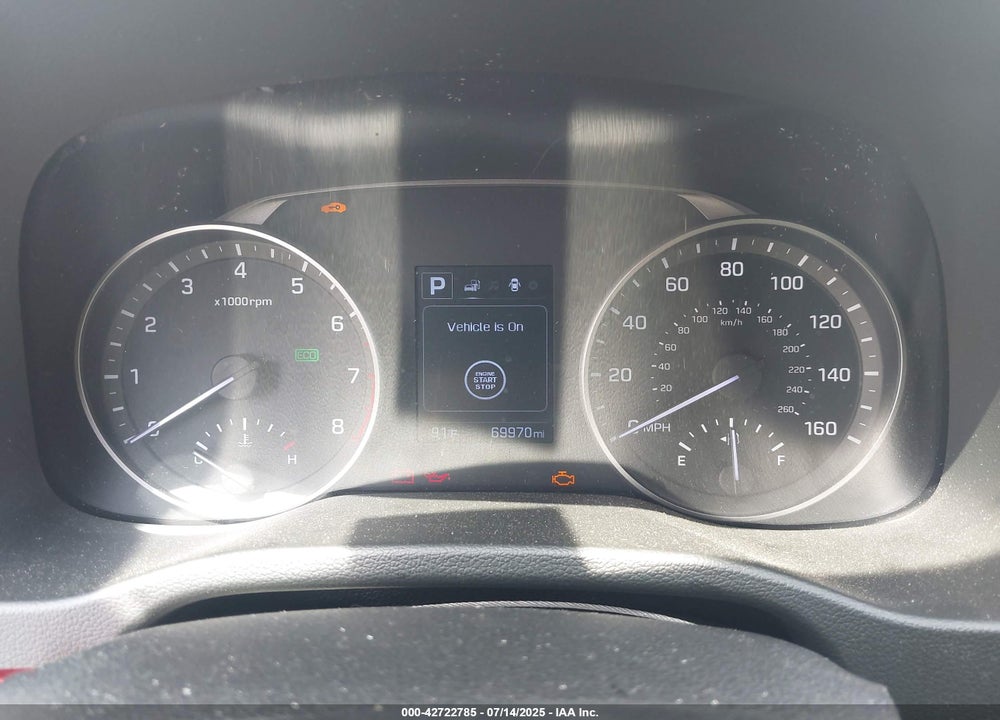 2018 HYUNDAI ELANTRA VIN: 5NPD84LF9JH372491