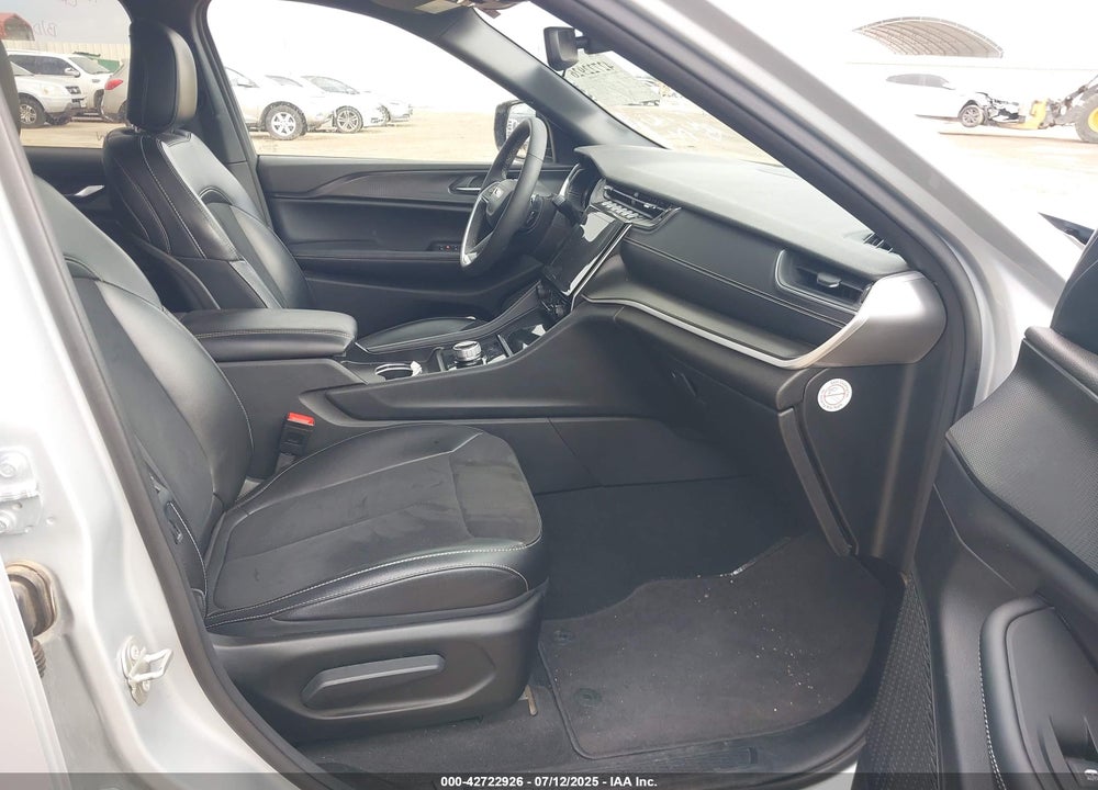 2024 JEEP GRAND CHEROKEE L VIN: 1C4RJKAG0R8532620
