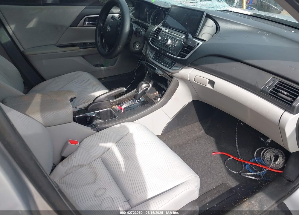 2015 HONDA ACCORD VIN: 1HGCR2F33FA167358