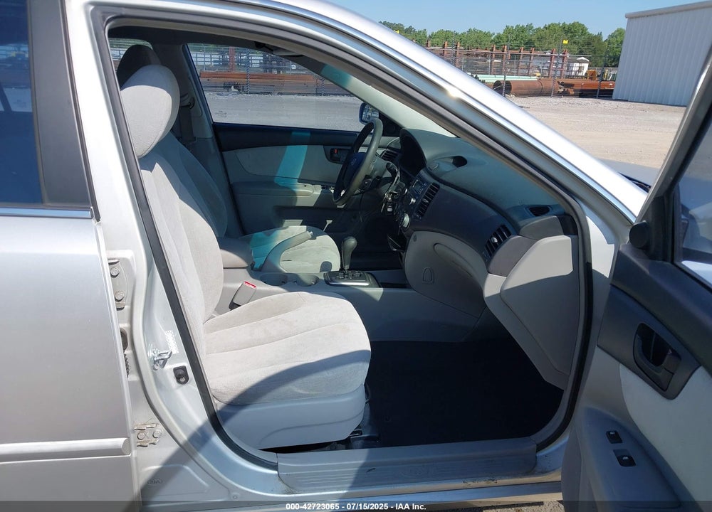 2008 KIA OPTIMA LX VIN: KNAGE123285238098