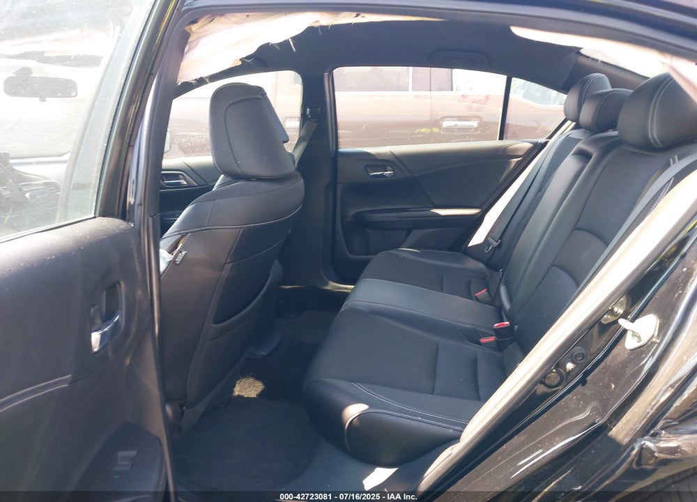 2016 HONDA ACCORD VIN: 1HGCR2F58GA186930