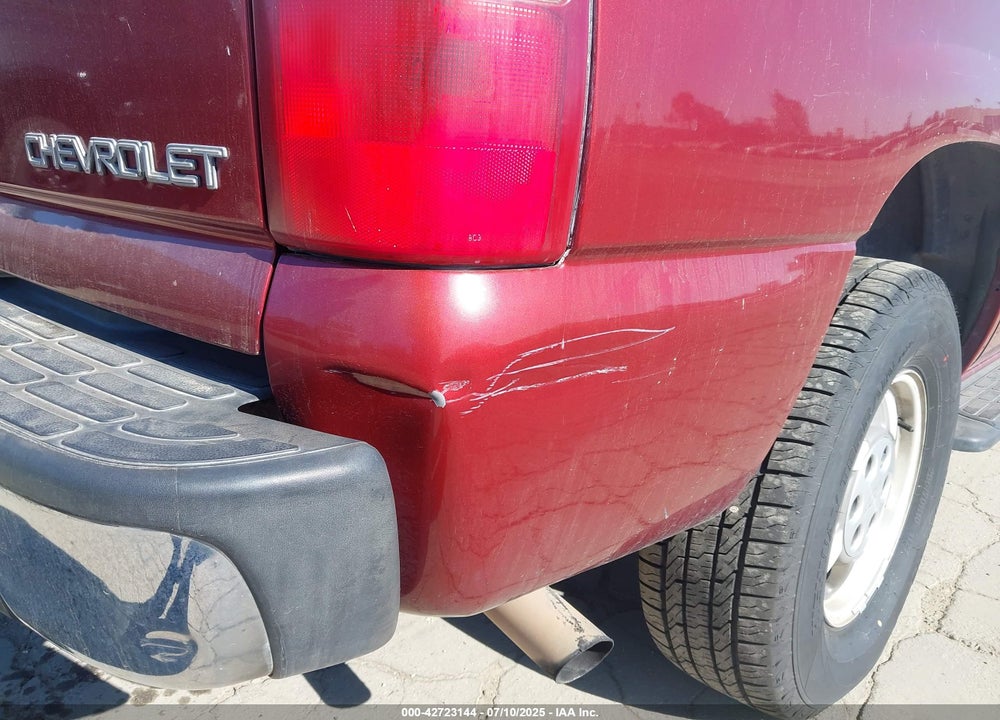2003 CHEVROLET TAHOE LT VIN: 1GNEC13T23R292010