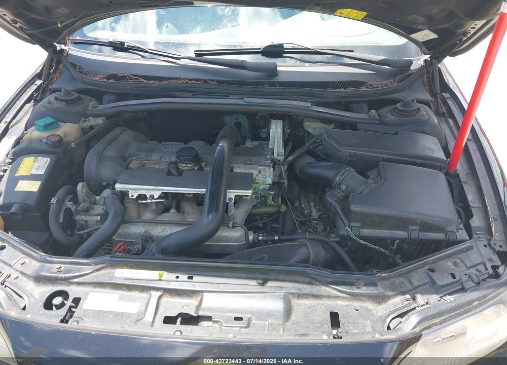 2001 VOLVO V70 2.4T VIN: YV1SW58D311127844