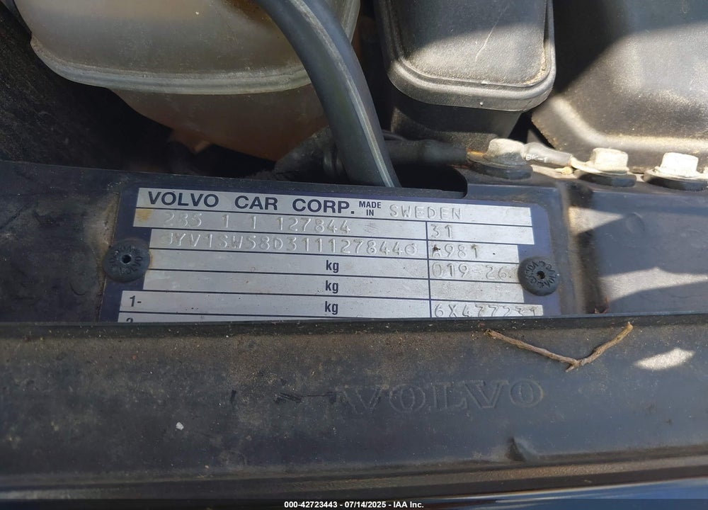 2001 VOLVO V70 2.4T VIN: YV1SW58D311127844