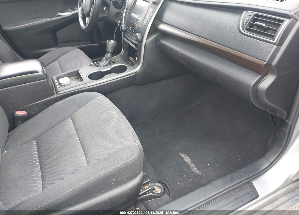 2016 TOYOTA CAMRY LE VIN: 4T4BF1FK2GR563741