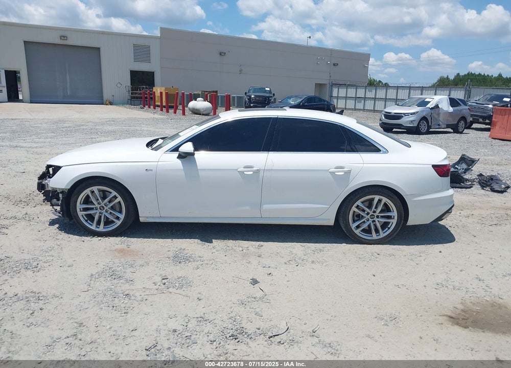 2022 AUDI A4 VIN: WAUEAAF46NN009800