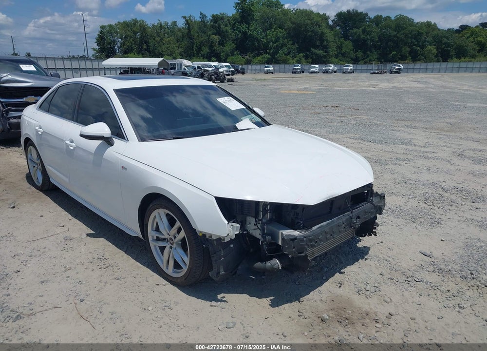 2022 AUDI A4 VIN: WAUEAAF46NN009800