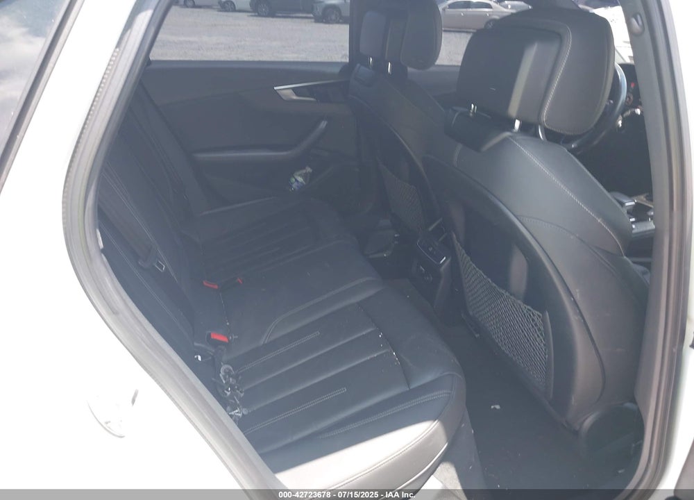 2022 AUDI A4 VIN: WAUEAAF46NN009800