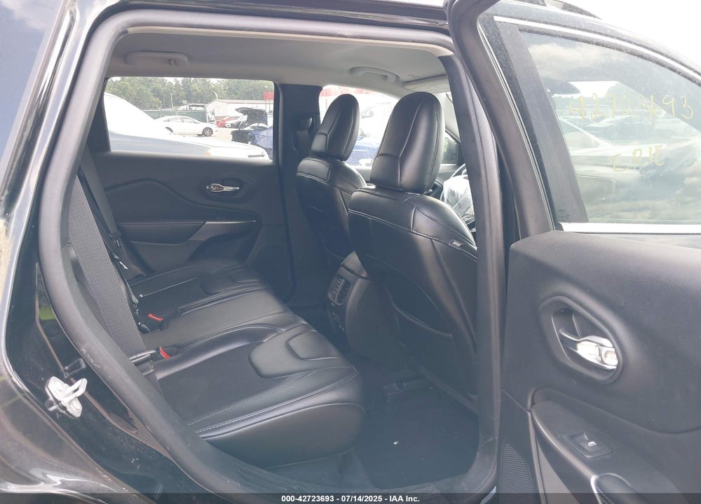 2019 JEEP CHEROKEE LATITUDE PLUS FWD VIN: 1C4PJLLB5KD316077