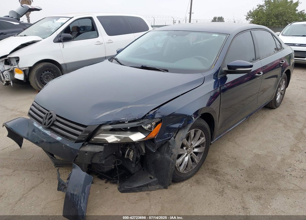 2015 VOLKSWAGEN PASSAT VIN: 1VWAT7A38FC021387