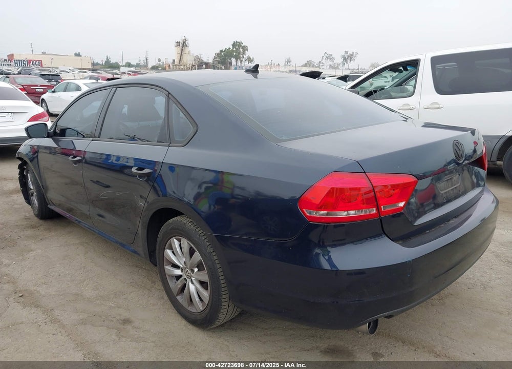 2015 VOLKSWAGEN PASSAT VIN: 1VWAT7A38FC021387