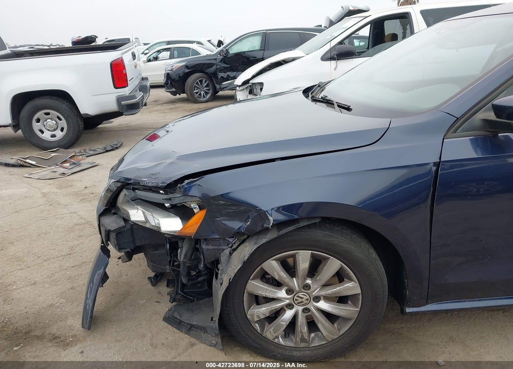 2015 VOLKSWAGEN PASSAT VIN: 1VWAT7A38FC021387