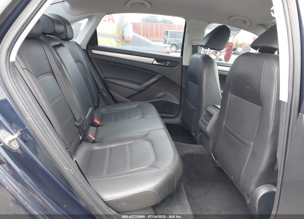 2015 VOLKSWAGEN PASSAT VIN: 1VWAT7A38FC021387