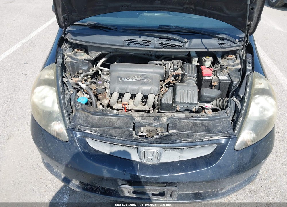 2008 HONDA FIT VIN: JHMGD37458S060061