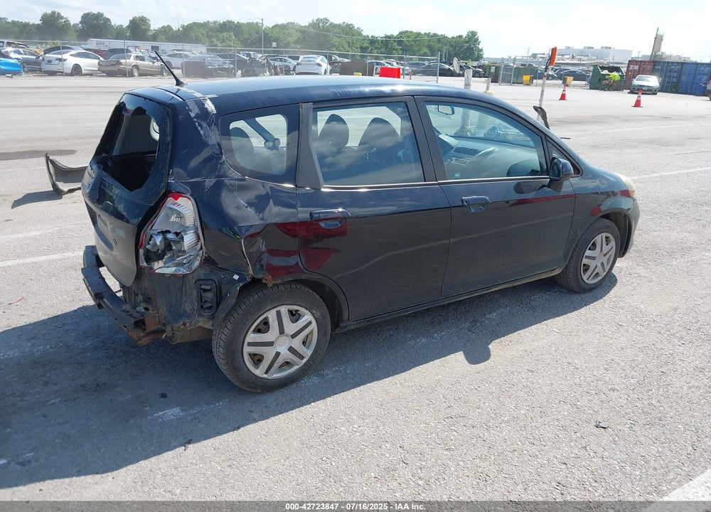 2008 HONDA FIT VIN: JHMGD37458S060061