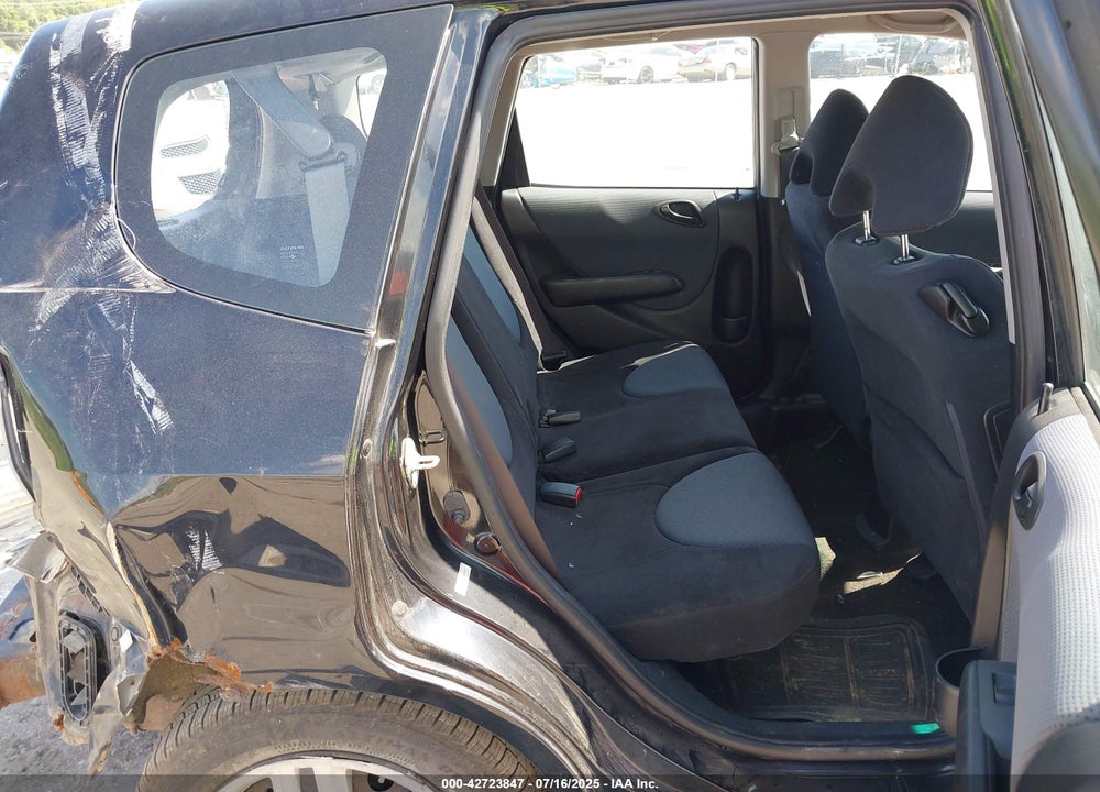 2008 HONDA FIT VIN: JHMGD37458S060061