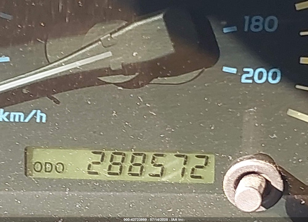 2000 LEXUS LX 470 VIN: JT6HT00W1Y0099509