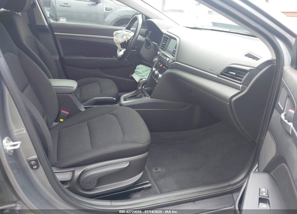 2019 HYUNDAI ELANTRA VIN: KMHD84LFXKU762485