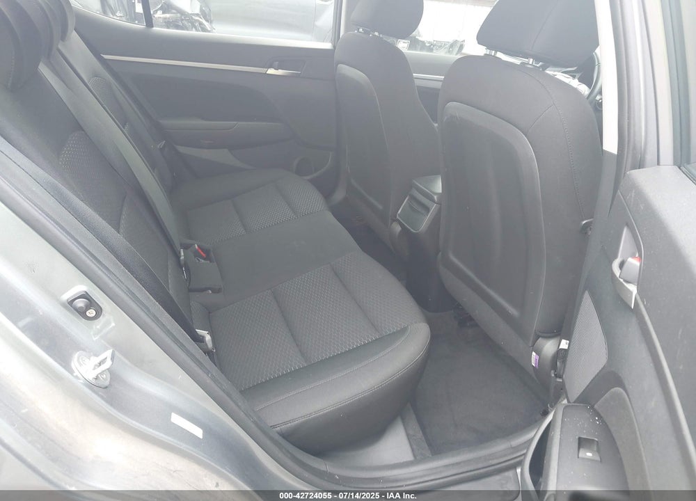 2019 HYUNDAI ELANTRA VIN: KMHD84LFXKU762485