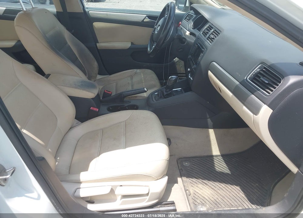 2015 VOLKSWAGEN JETTA 1.8T SE VIN: 3VWD07AJ3FM282994