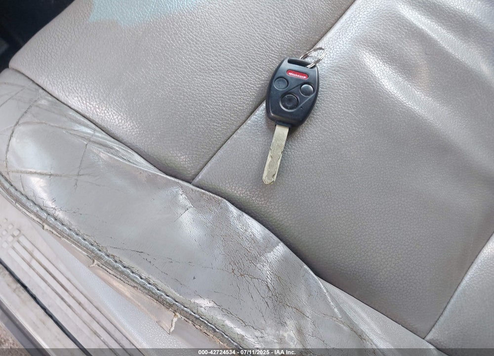 2011 HONDA PILOT VIN: 5FNYF4H99BB002247