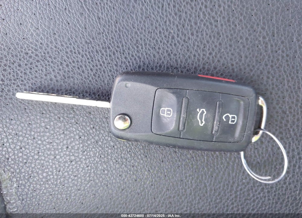 2012 VOLKSWAGEN JETTA VIN: 3VWBP7AJ3CM076640