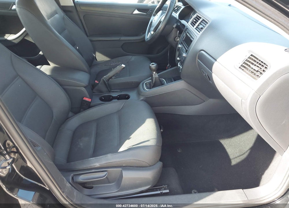 2012 VOLKSWAGEN JETTA VIN: 3VWBP7AJ3CM076640