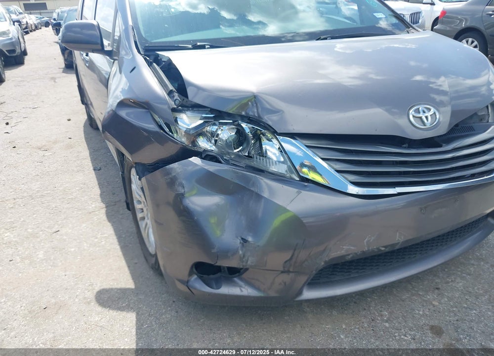 2014 TOYOTA SIENNA VIN: 5TDYK3DC0ES513076