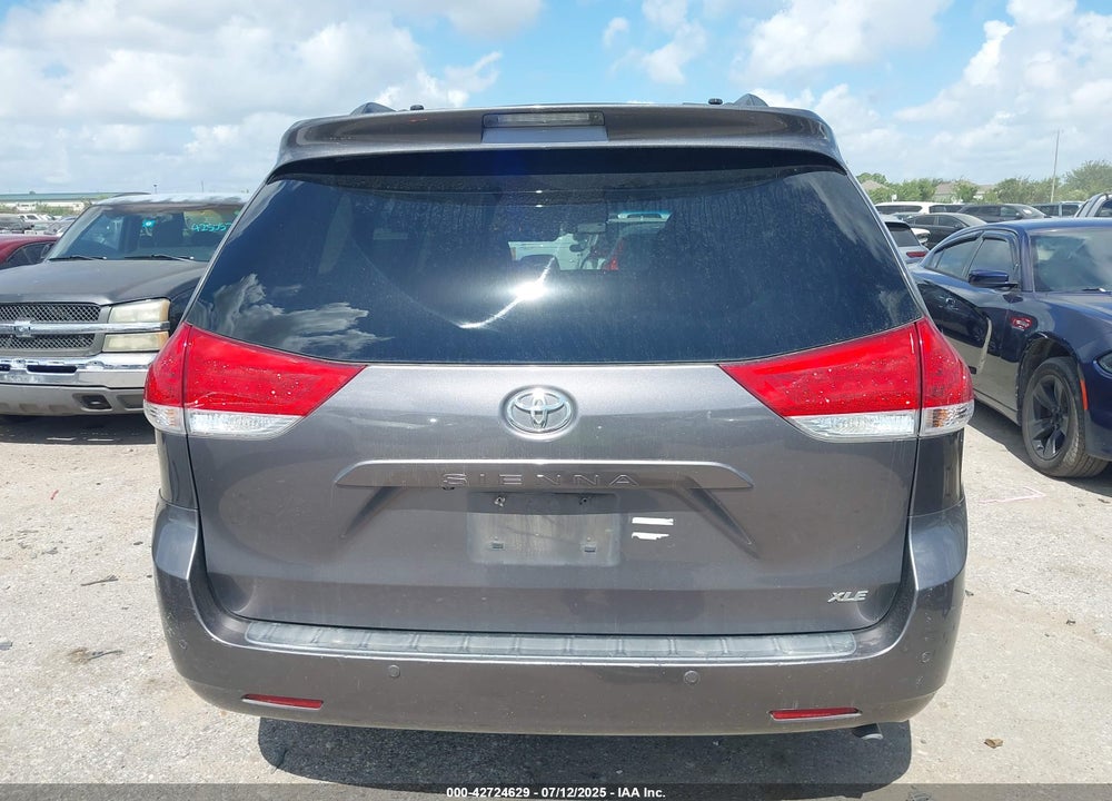2014 TOYOTA SIENNA VIN: 5TDYK3DC0ES513076