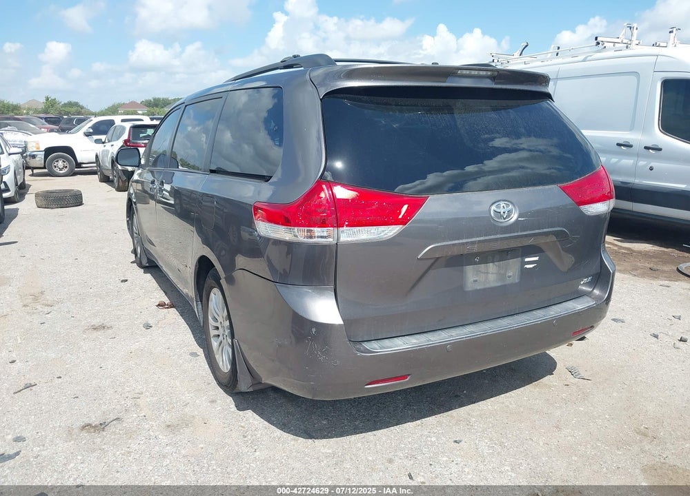 2014 TOYOTA SIENNA VIN: 5TDYK3DC0ES513076
