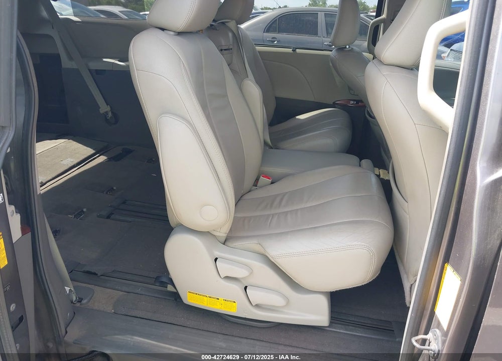 2014 TOYOTA SIENNA VIN: 5TDYK3DC0ES513076