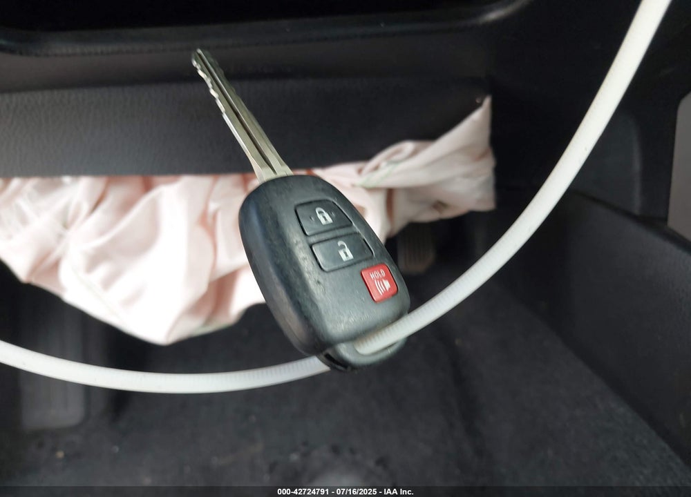 2018 TOYOTA RAV4 XLE VIN: 2T3WFREV4JW410508