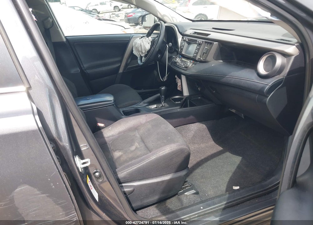 2018 TOYOTA RAV4 XLE VIN: 2T3WFREV4JW410508