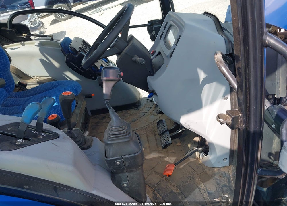 2021 NEW HOLLAND WORK MASTER 105 VIN: NH1558337