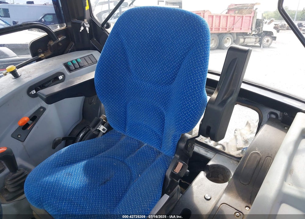 2021 NEW HOLLAND WORK MASTER 105 VIN: NH1558337