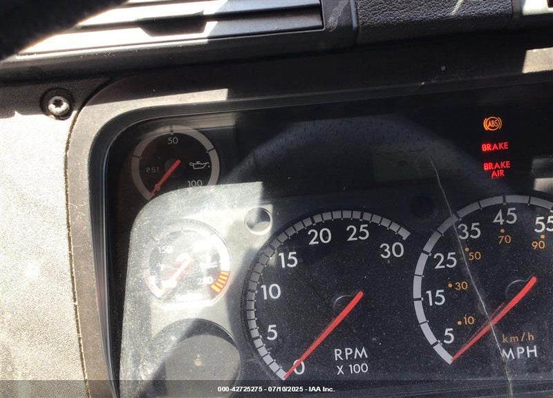 2015 FREIGHTLINER CASCADIA 125 --- VIN: 3AKJGLD55FSGE4510