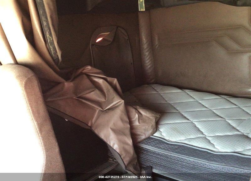 2015 FREIGHTLINER CASCADIA 125 --- VIN: 3AKJGLD55FSGE4510