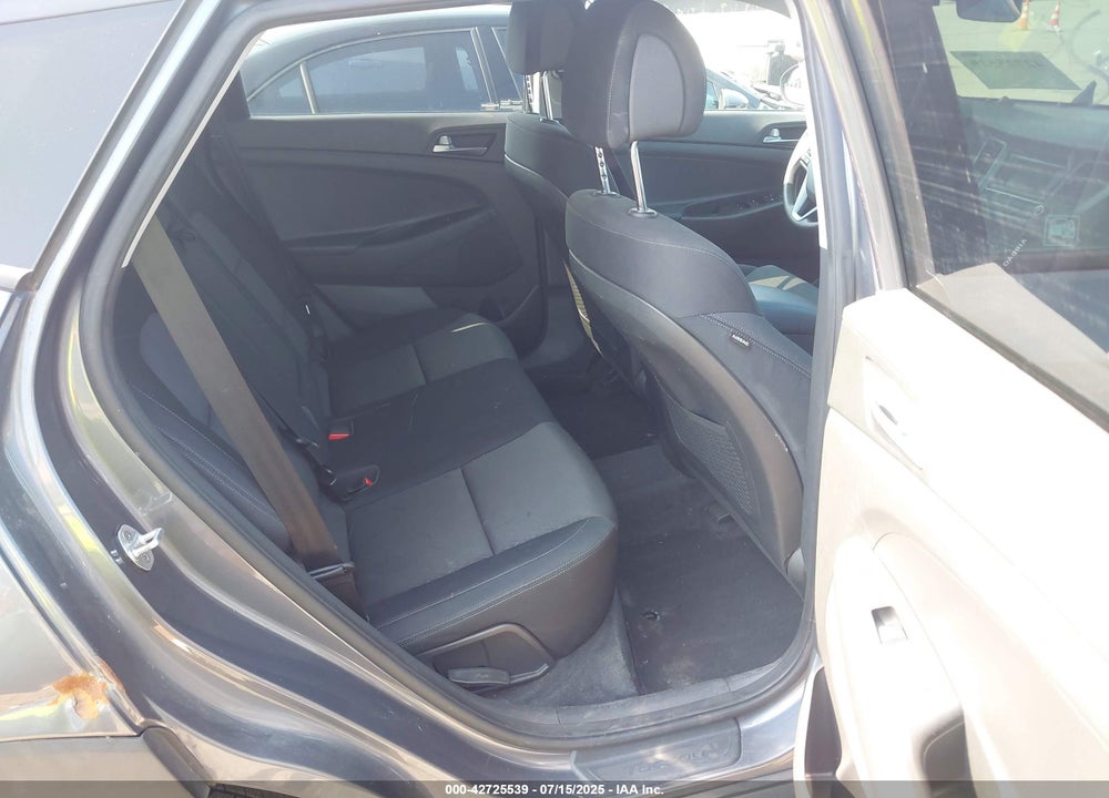 2016 HYUNDAI TUCSON VIN: KM8J3CA46GU188617