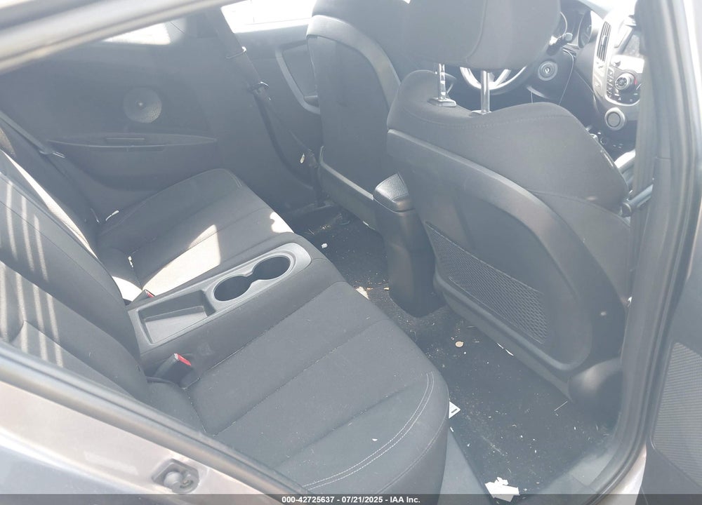 2016 HYUNDAI VELOSTER VIN: KMHTC6AD7GU284704