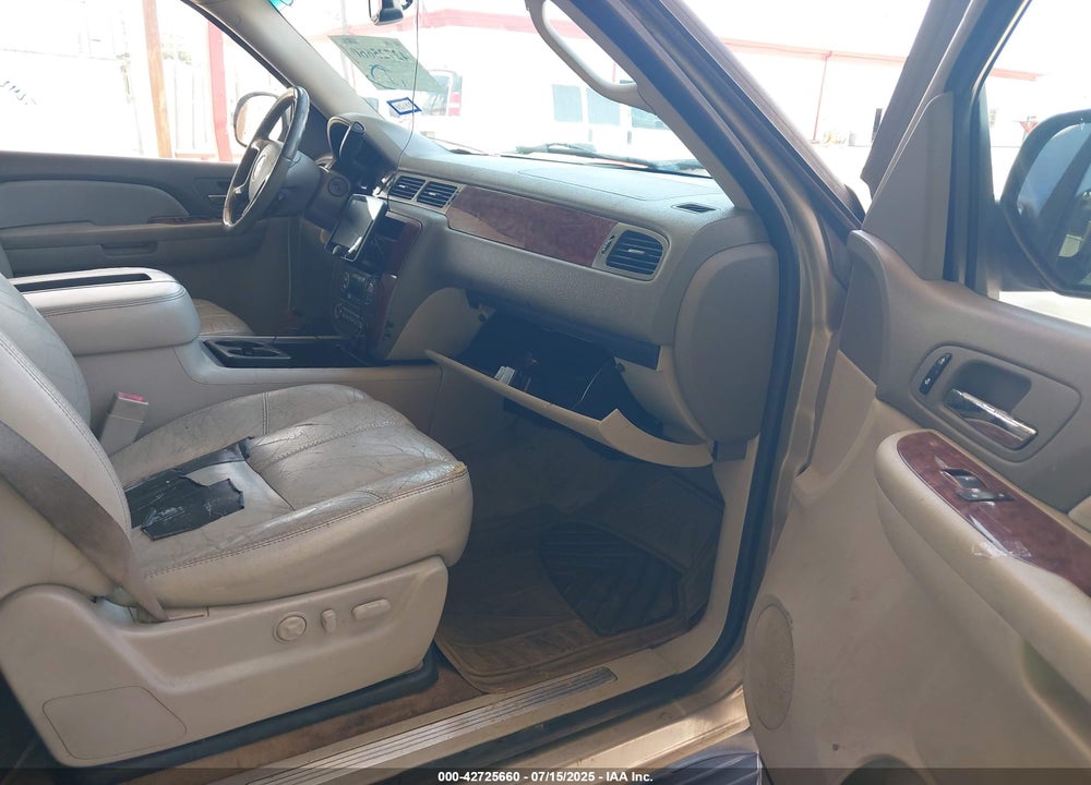 2007 CHEVROLET SUBURBAN 1500 VIN: 1GNFC16087J402939