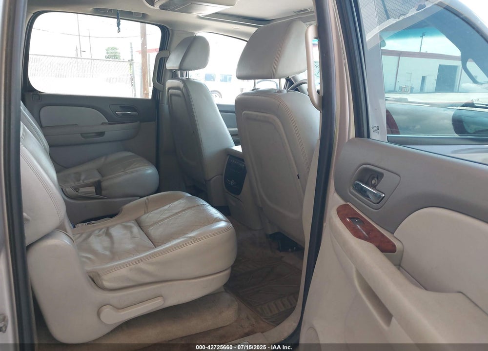 2007 CHEVROLET SUBURBAN 1500 VIN: 1GNFC16087J402939