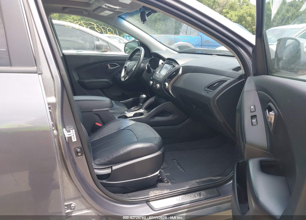2015 HYUNDAI TUCSON VIN: KM8JUCAG3FU959640