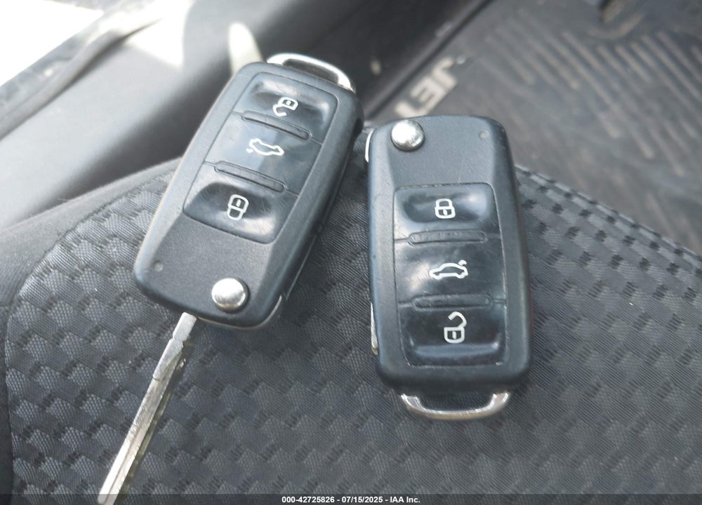 2012 VOLKSWAGEN JETTA VIN: 3VW1K7AJ8CM337786