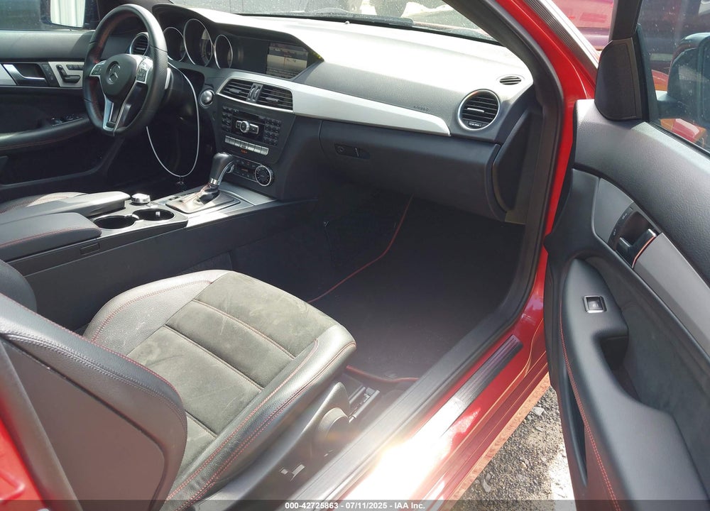 2013 MERCEDES-BENZ C CLASS VIN: WDDGJ4HB9DF963125