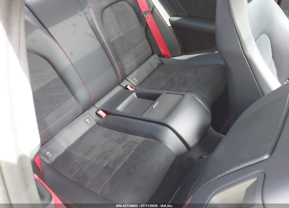 2013 MERCEDES-BENZ C CLASS VIN: WDDGJ4HB9DF963125