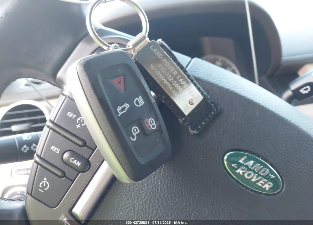 2011 LAND ROVER LR4 VIN: SALAK2D40BA586681