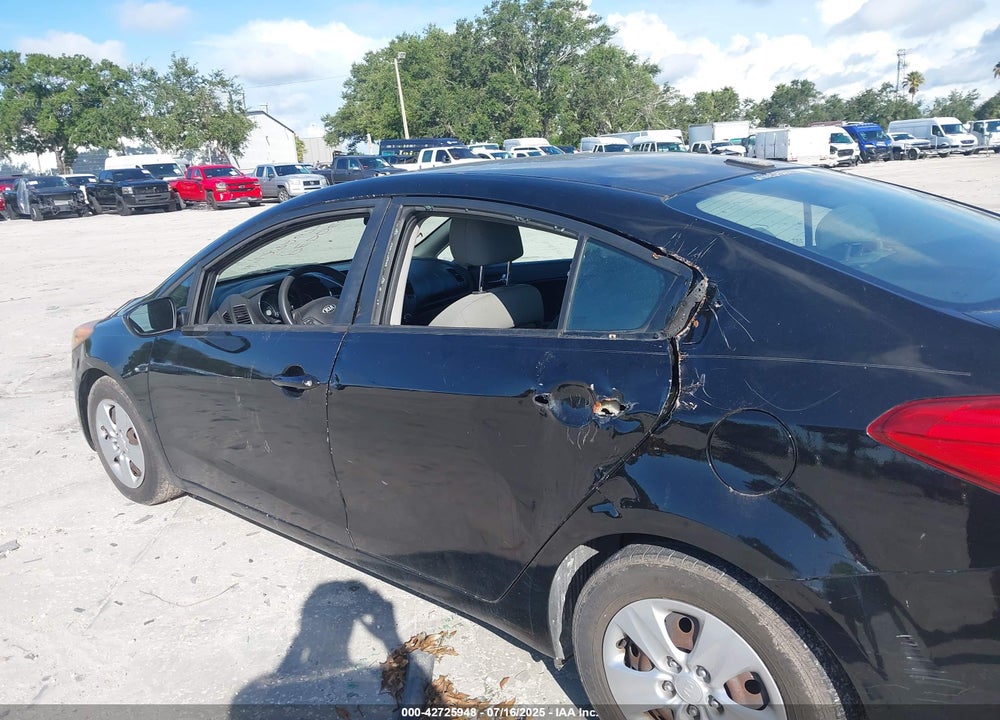 2015 KIA FORTE VIN: KNAFK4A62F5401637