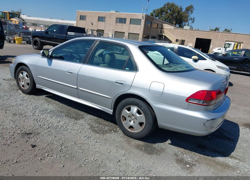 2001 HONDA ACCORD 3.0 EX VIN: 1HGCG16551A032697