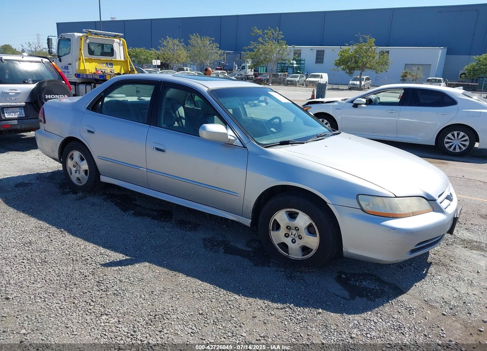 2001 HONDA ACCORD 3.0 EX VIN: 1HGCG16551A032697
